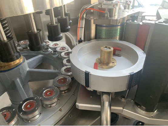 Hot Melt Adhesive Labeling Machine